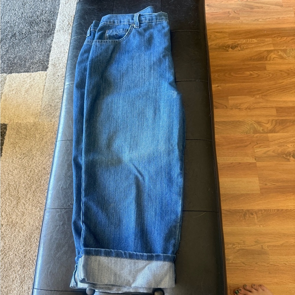 Classic Blue Straight women's  Capri Jeans